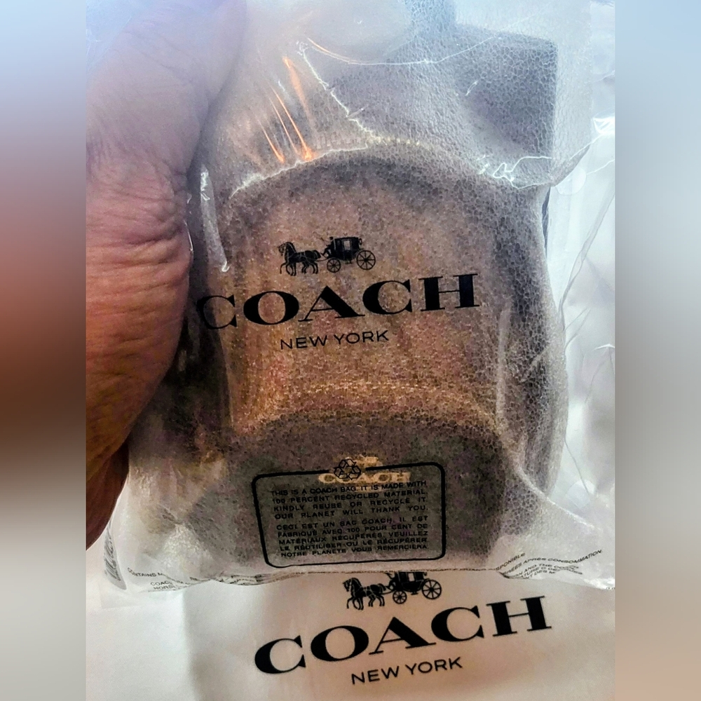 Coach Mini Court Backpack ๐๐จ๐ฅ๐ ๐๐ฎ๐ญ ๐๐๐ซ๐จ๐ฌ๐ฌ ๐๐จ๐๐๐ก ๐๐ญ๐จ๐ซ๐๐ฌ! - Picture 14 of 16
